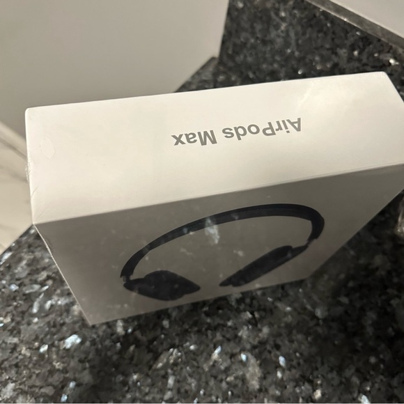 Apple AirPod Max - Picture 2 of 5